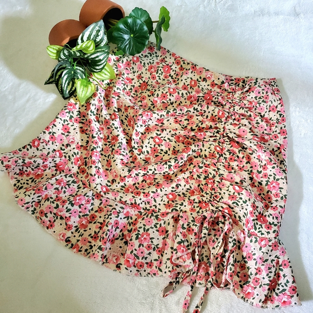 Ditsy Floral Ruched Drawstring Mini Skirt
